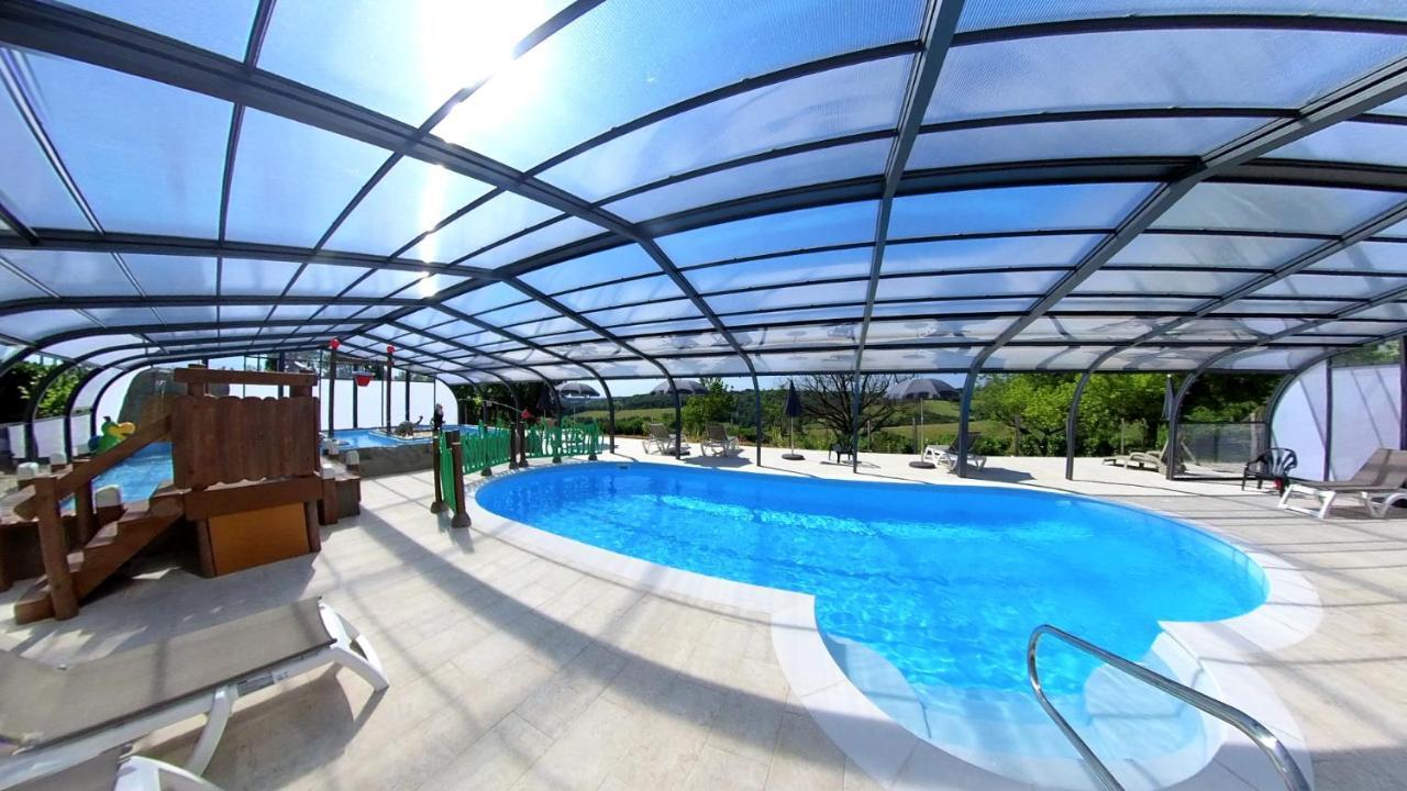 Camping Les Terrasses De Dordogne Rouffignac Saint-Cernin Екстериор снимка