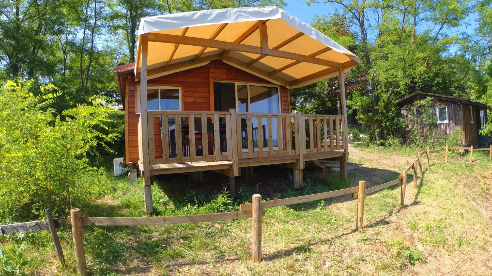 Camping Les Terrasses De Dordogne Rouffignac Saint-Cernin Екстериор снимка