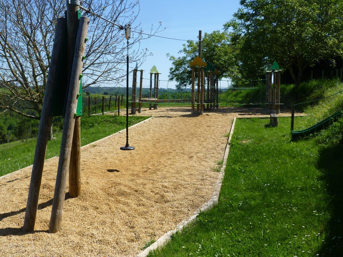 Camping Les Terrasses De Dordogne Rouffignac Saint-Cernin Екстериор снимка